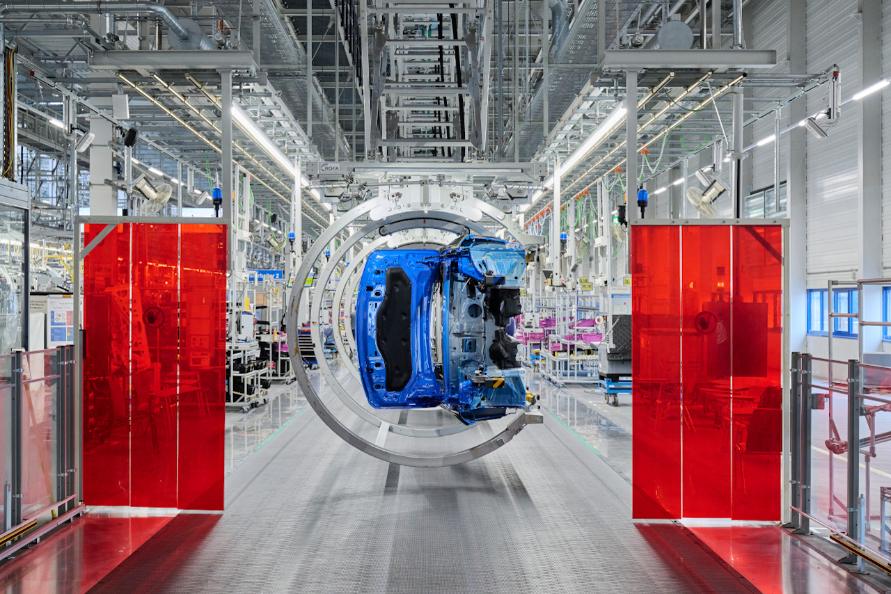 Production of tomorrow:<br>BMW <span class="grp-lowercase">i</span>FACTORY.