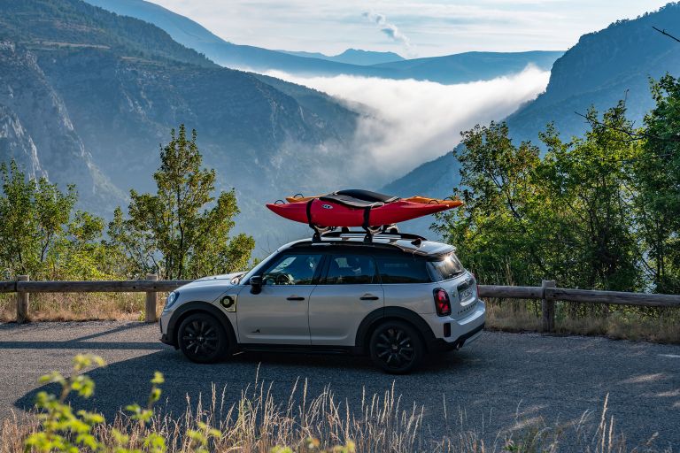 MINI Countryman with kayak on the roof