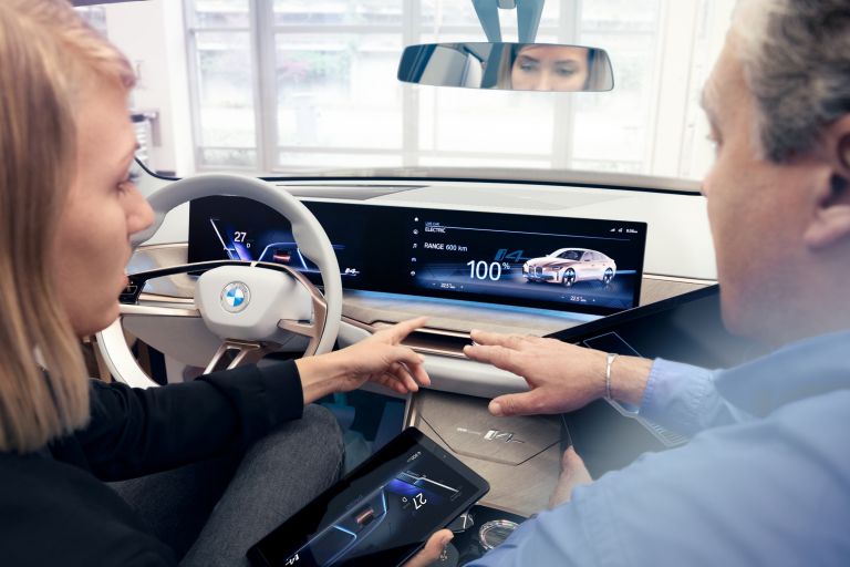  BMW Vision Next 100