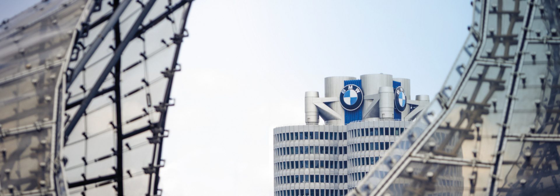 Blick auf die BMW Gebäude.