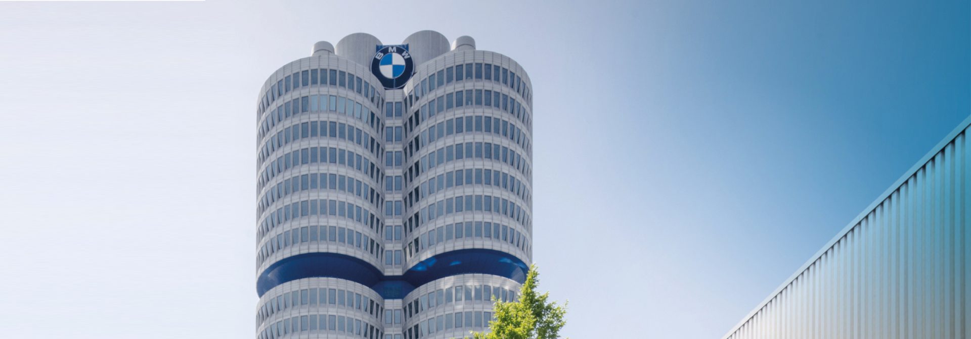 Blick auf die BMW Gebäude.