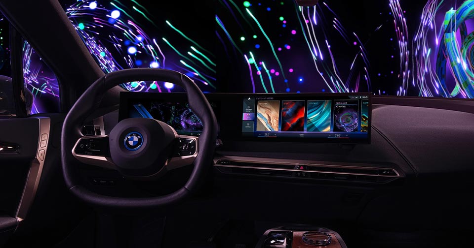 BMW bringt digitale Kunst erstmals ins Fahrzeug. Die Künstlerin Cao Fei kreiert Digital Art Mode