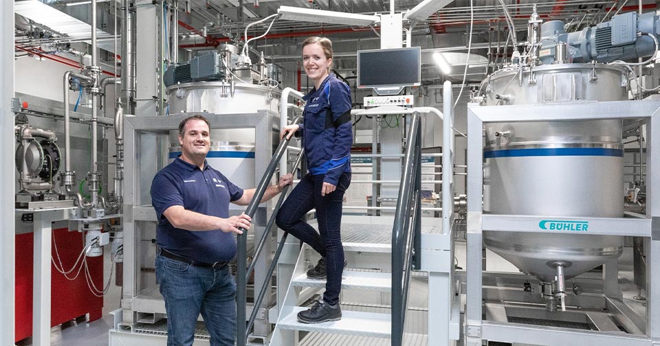 „Hier entsteht die Zukunft der Elektromobilität“: BMW Group Kompetenzzentrum für Batteriezellfertigung startet Inbetriebnahme