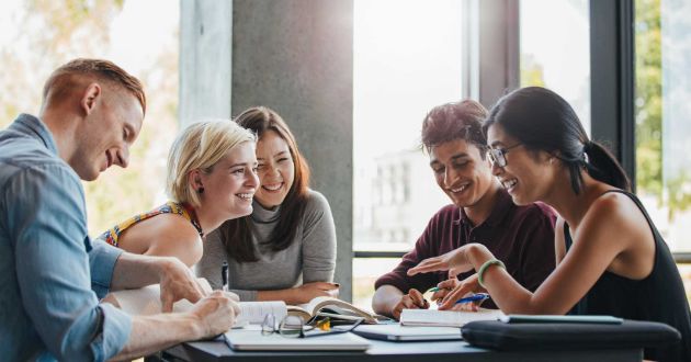 ESMT Berlin und BMW Group vergeben „Change Maker Fellowships“ in Ungarn.