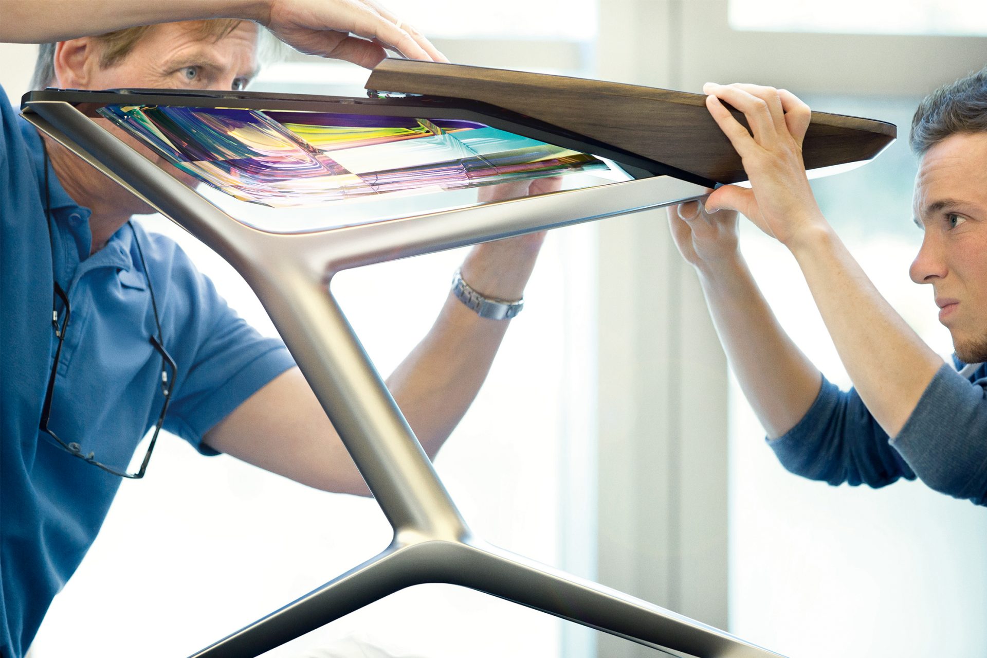 Arbeiten am Modell des BMW Vision i Next