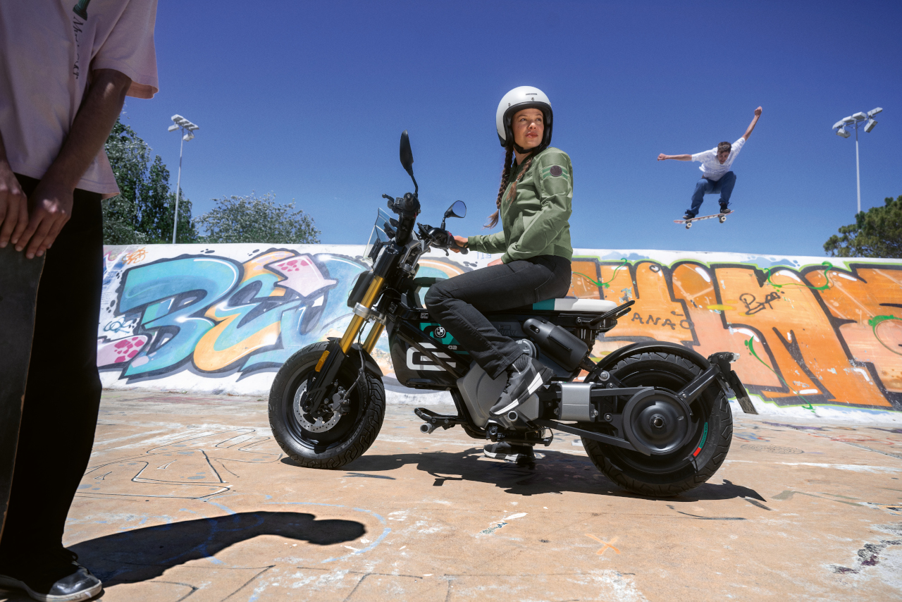 BMW Motorrad CE 02