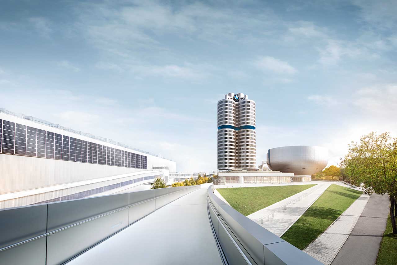 Blick auf das BMW Vierzylinder-Gebäude.