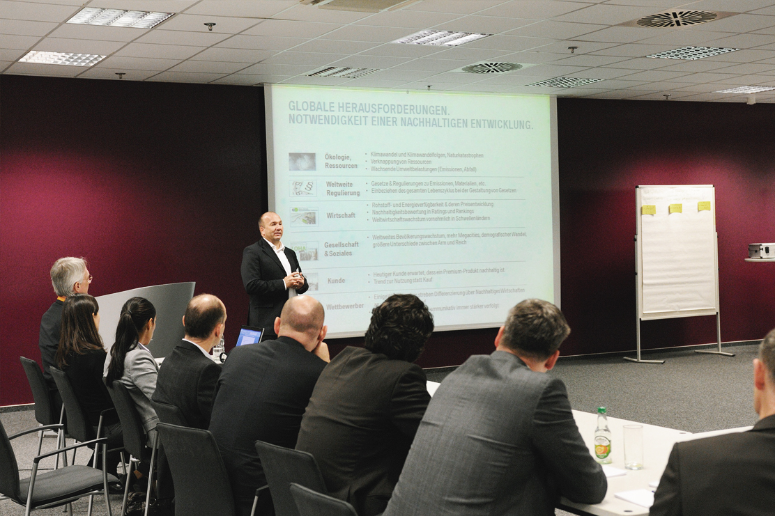 AM 21. NOVEMBER 2011 IM BMW GROUP WERK LEIPZIG.