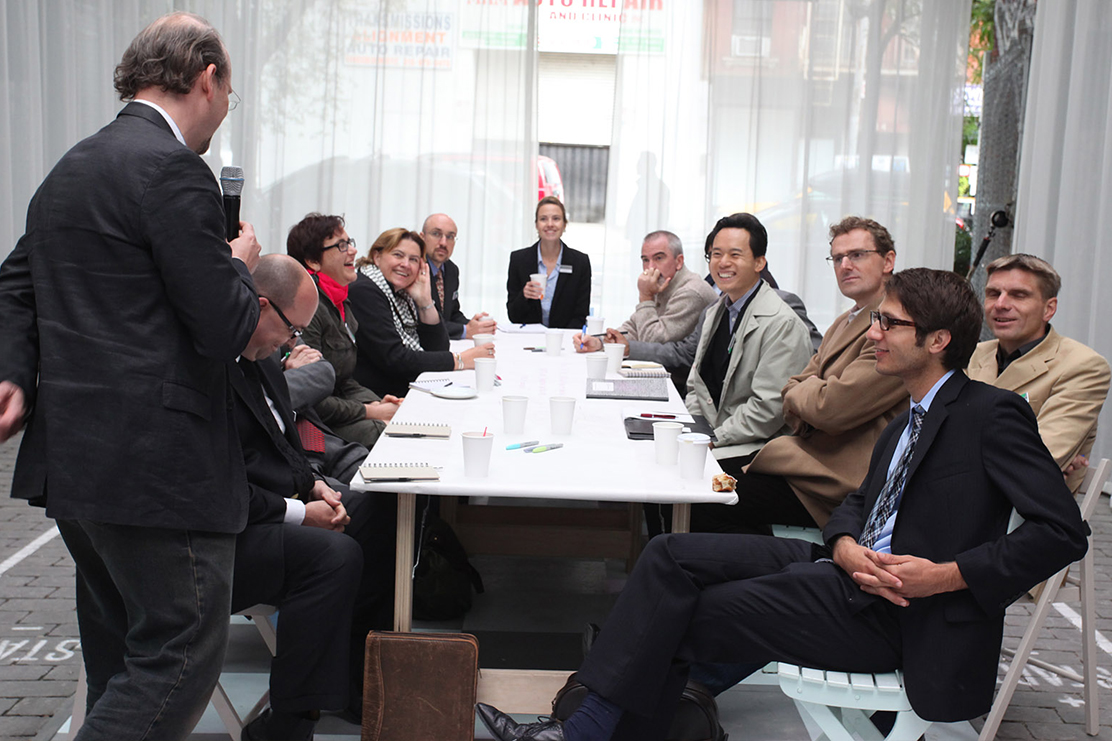 AM 03. OKTOBER 2011 IM BMW GUGGENHEIM LAB MANHATTAN (LOWER EAST SIDE).