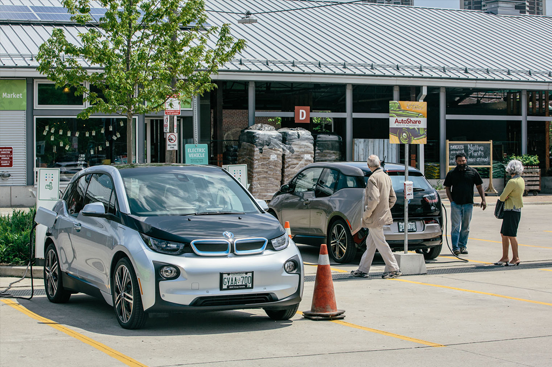 BMW i3 beim Aufladen