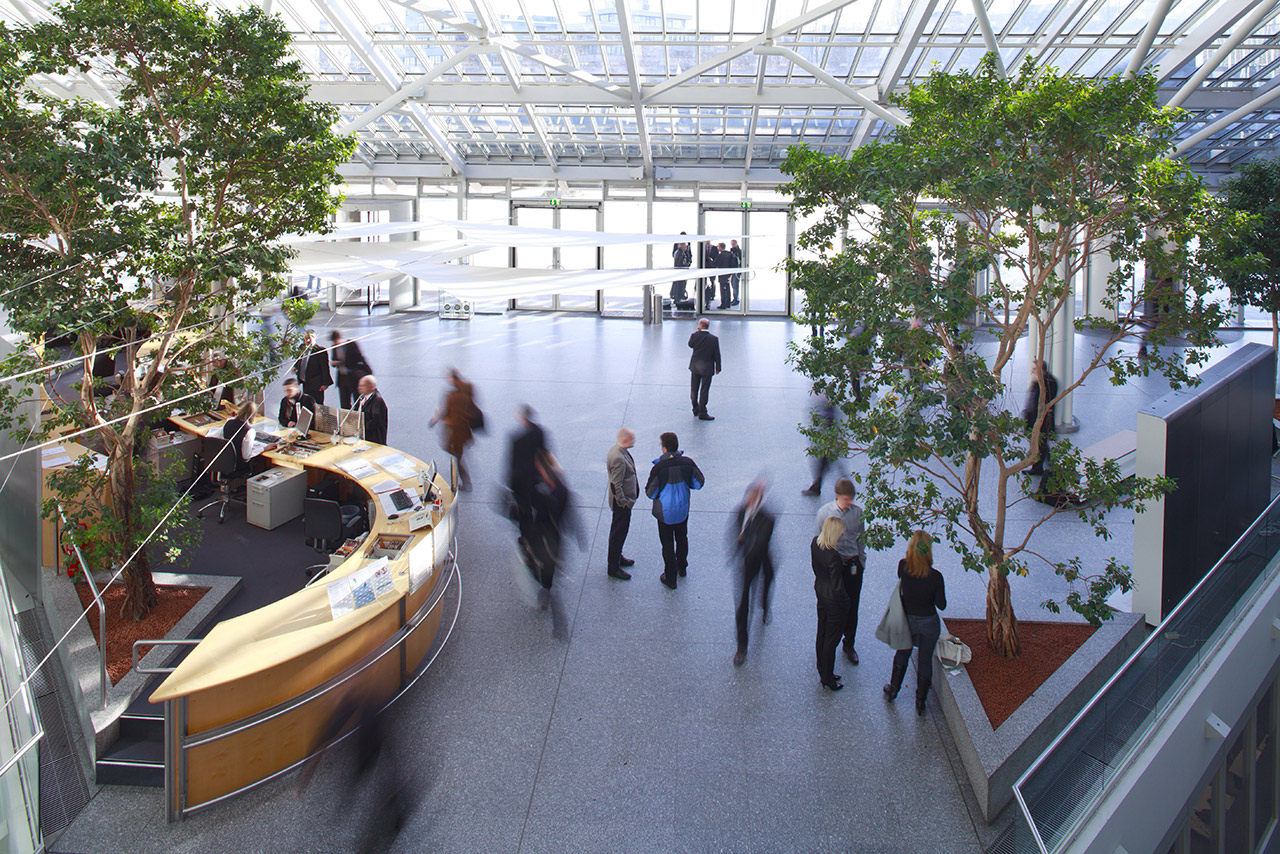 Innenansicht des BMW Group Forschungs- und Innovationszentrums.