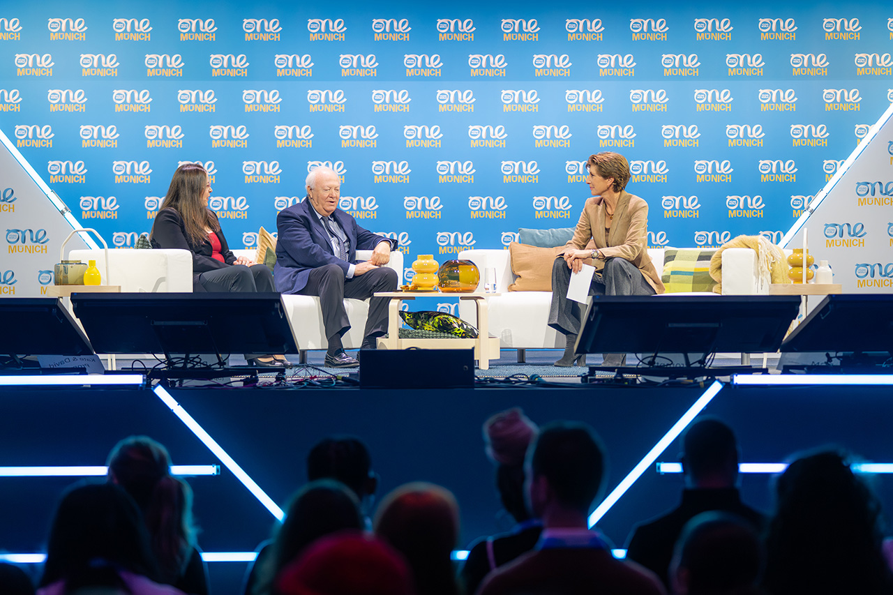 Ilka Horstmeier at the panel discussion with Miguel Ángel Moratinos, High Representative of the UN Alliance of Civilizations (UNAOC), and Gabriela de la Torre, founder of PAUTA.