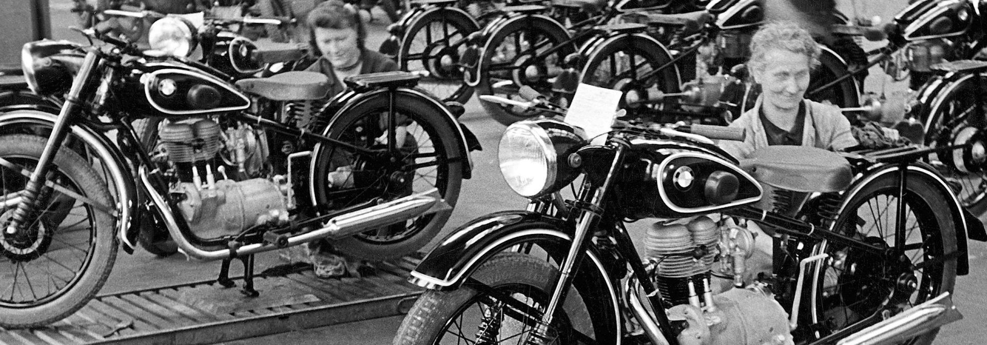 The BMW R 24 is being assembled in the BMW Group plant