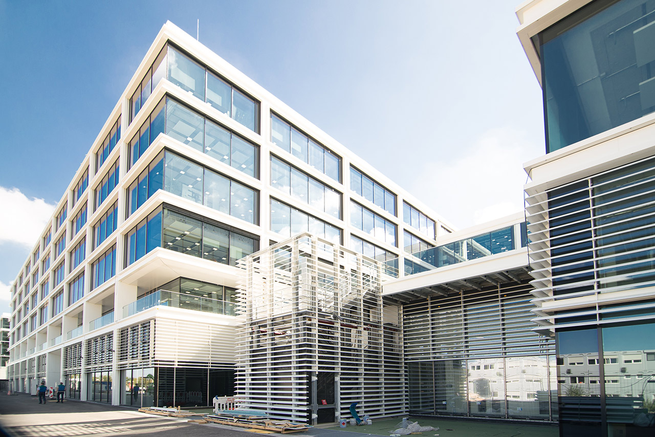 Exterior view of the BMW Group Research and Innovation Center.