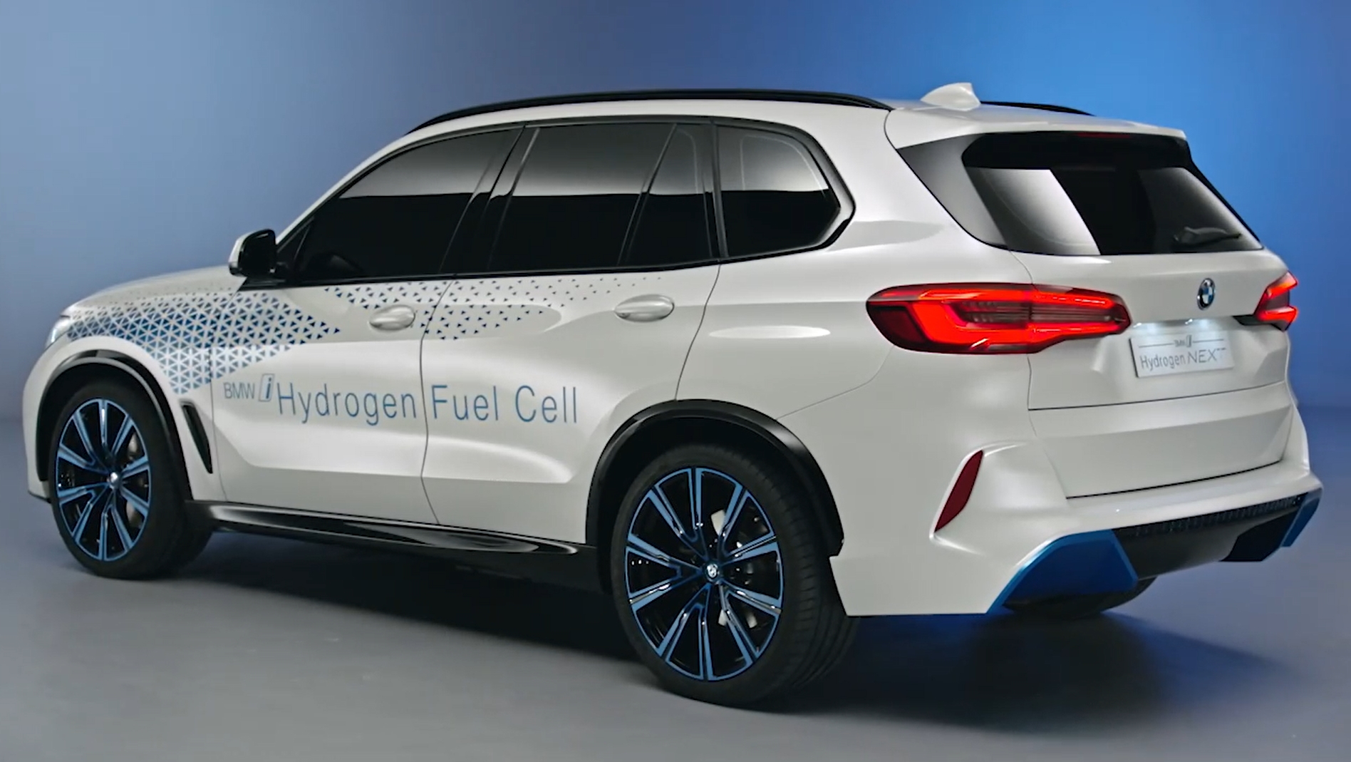 Der BMW i Hydrogen NEXT, Dreiviertelansicht von hinten