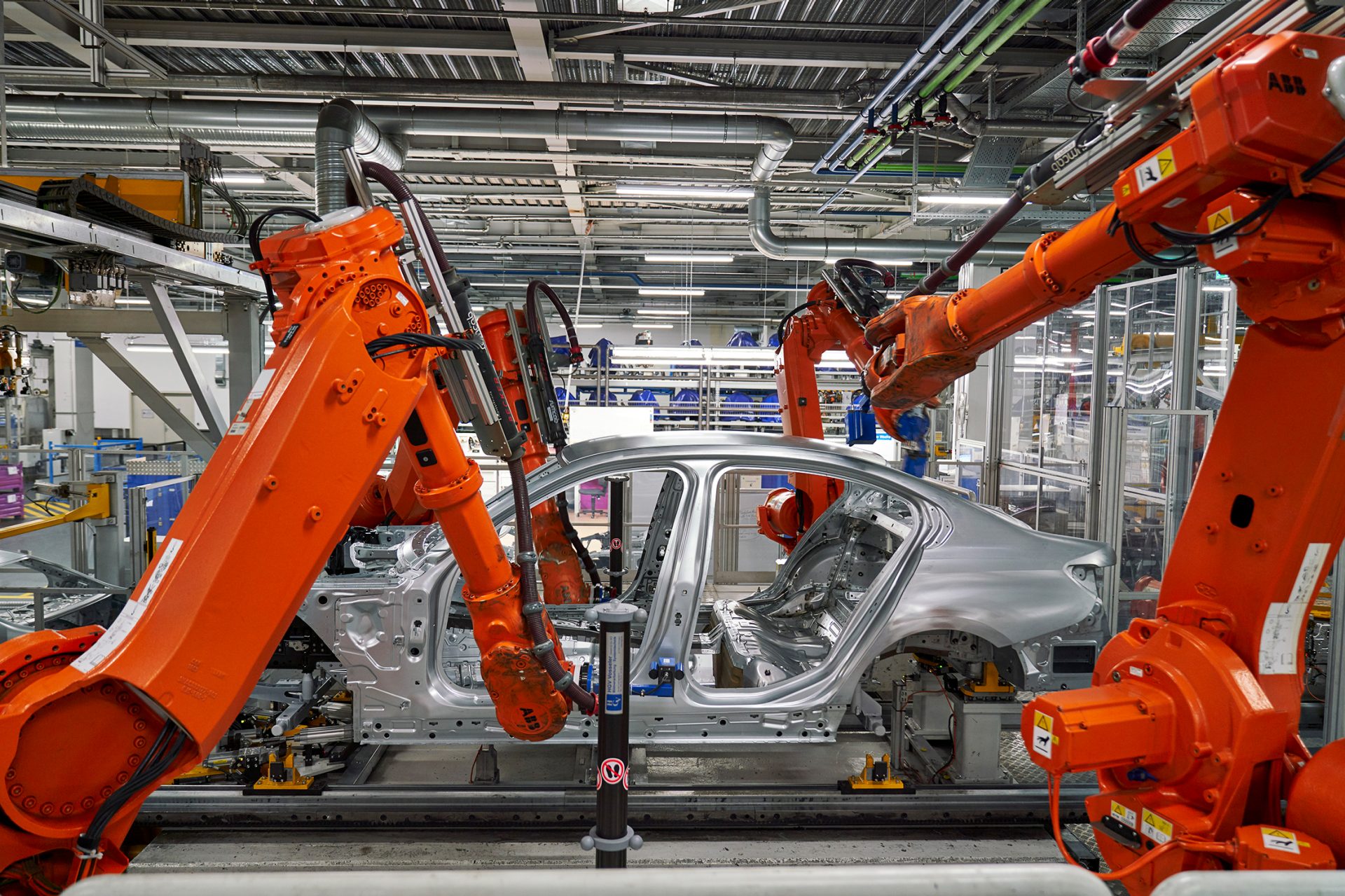 Manufacturing robot