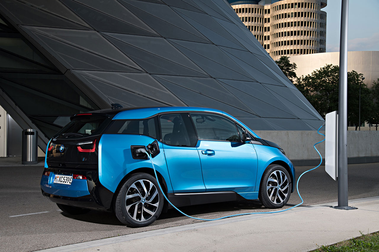 BMW i3 charging