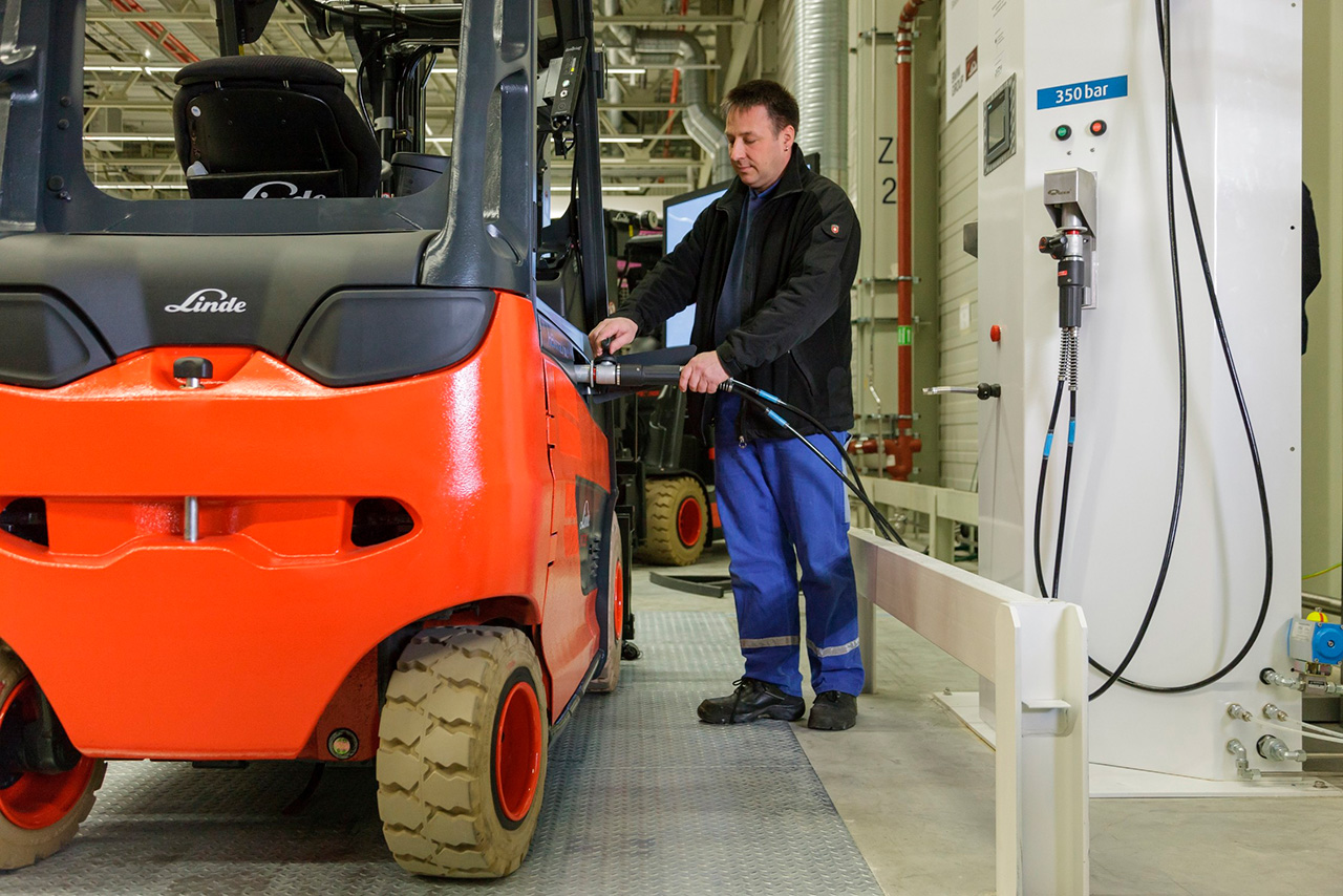 Hydrogen powered forklift