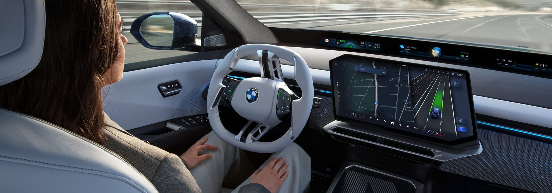 Level 2 highly automated driving with the Motorway Assistant in the new BMW iX3.