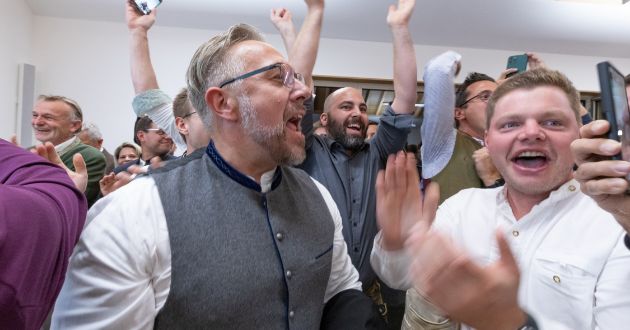 Yes to BMW: Straßkirchen residents cast clear vote for new high-voltage battery assembly site.